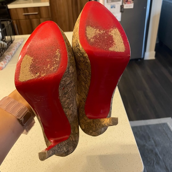 Christian louboutin Bianca Platforms- worn 3 times. Size 37 1/2 - Picture 2 of 3